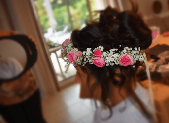couronne fleurie sur tete mariée de nice