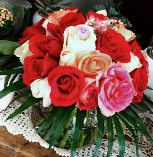 bouquet de roses fete du travail et muguet