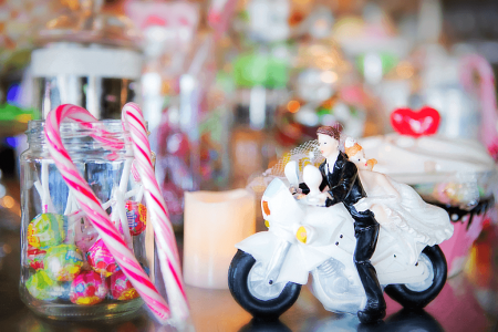 mariés miniature et déco bonbon pour mariage
