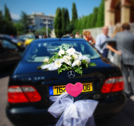 decoration voiture luxe coffre