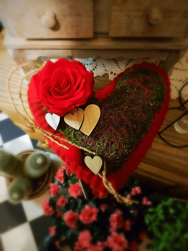 coffret coeur en rose pour la saint valentin fleurs de boheme saint laurent du var